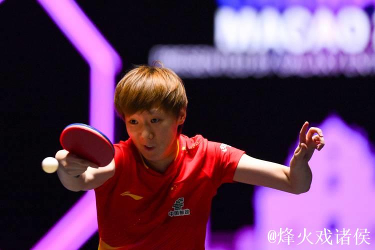 王曼昱气势如虹横扫对手 晋级WTT冠军赛8强