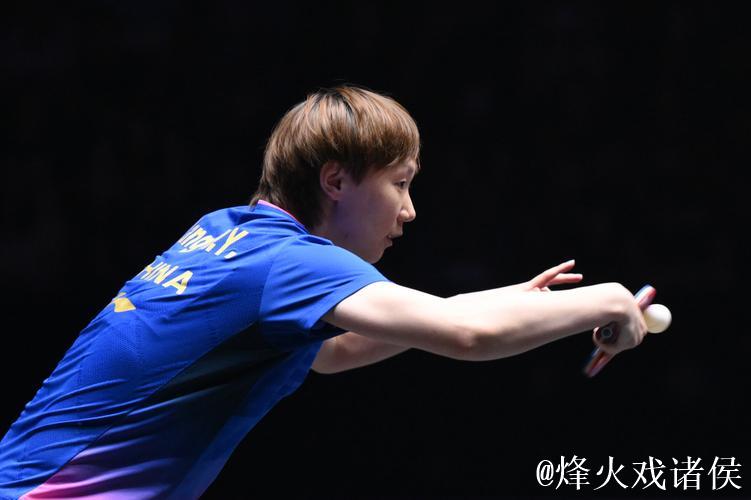 王曼昱气势如虹横扫对手 晋级WTT冠军赛8强
